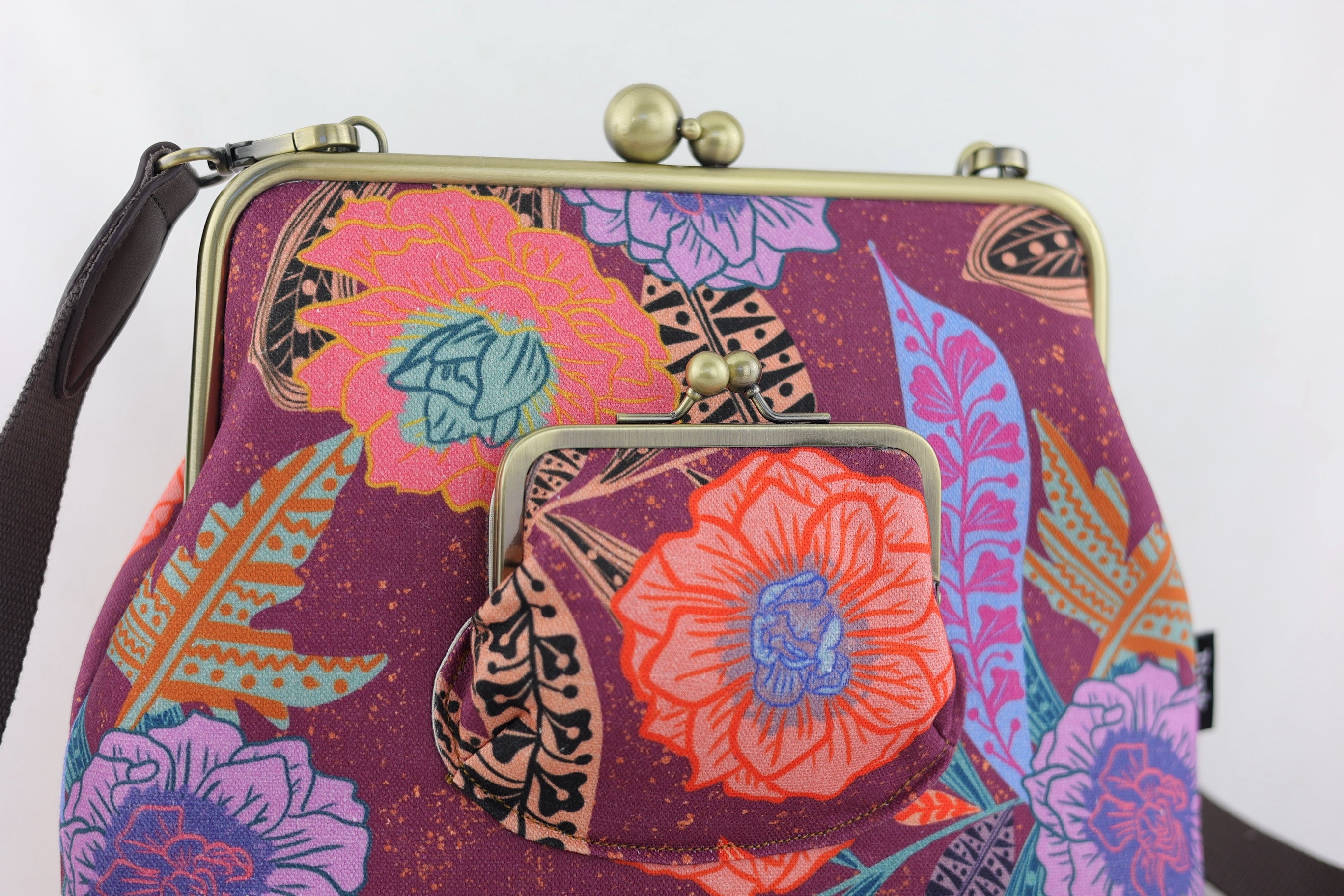 Geranium Flowers Handbag and Crossbody 2 Way Bag | PINK OASIS