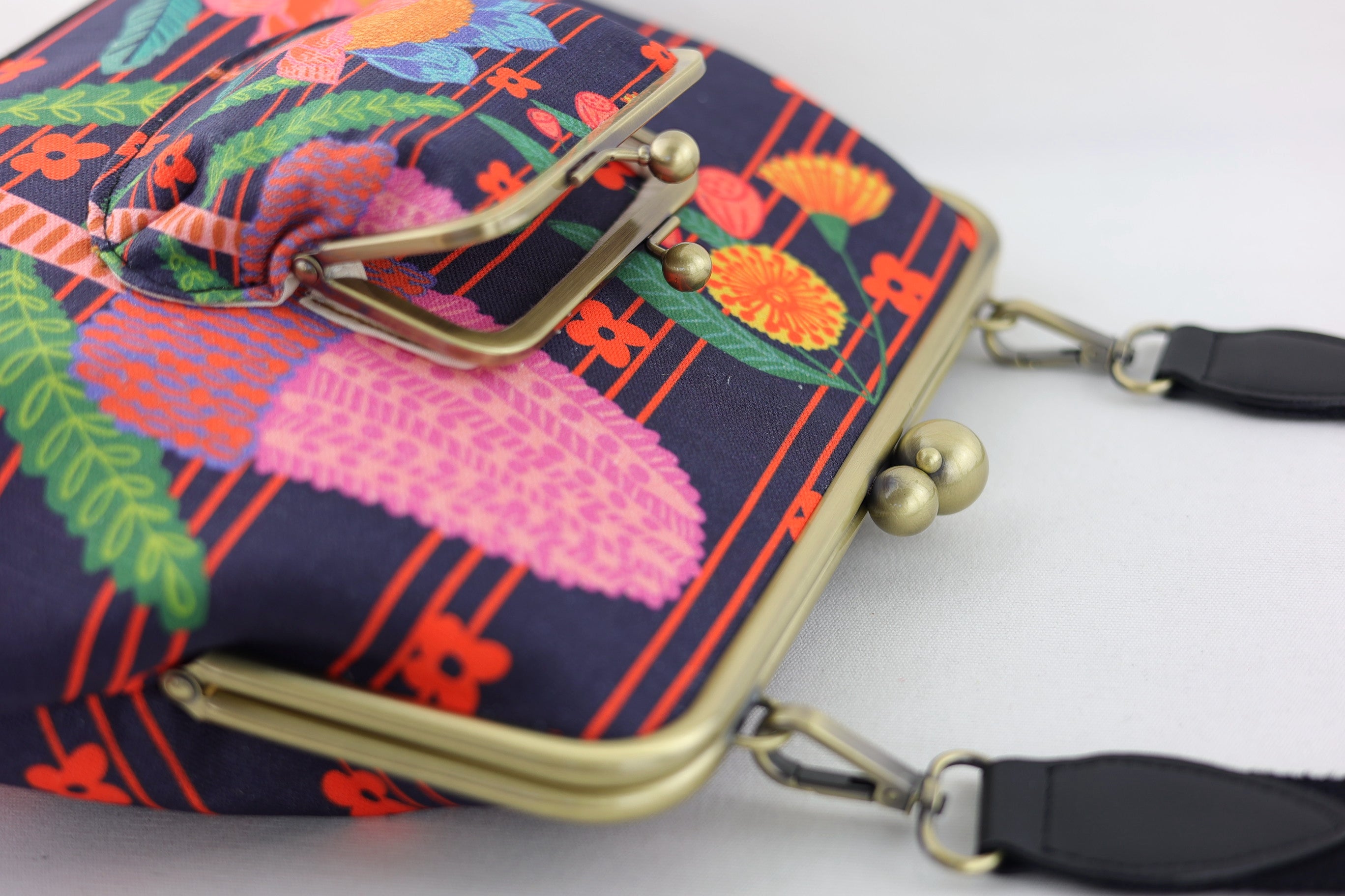Australian Native Flowers Handbag and Crossbody 2 Way Bag | PINK OASIS