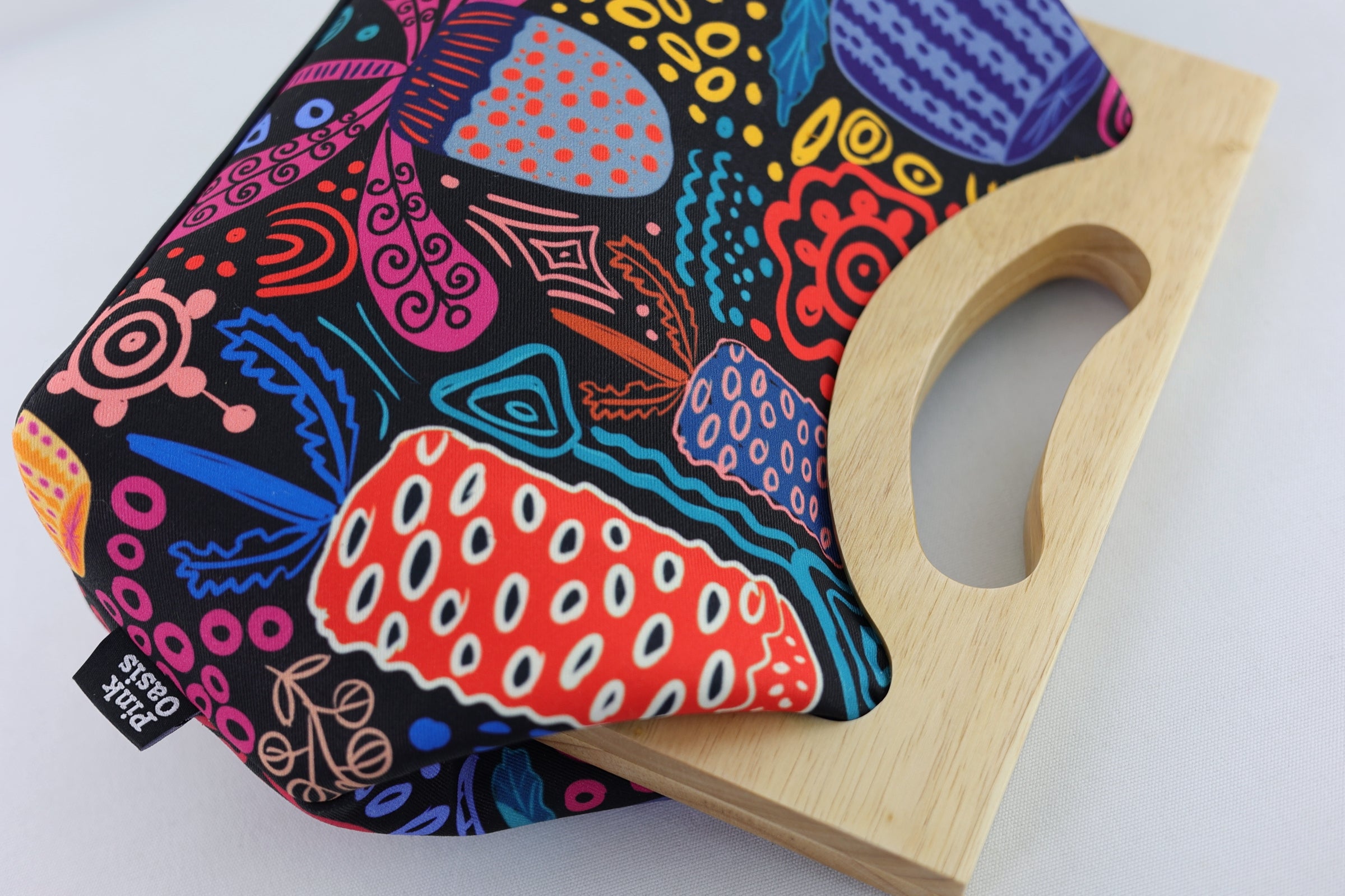 Banksia Garden Medium Size Wood Frame Bag | PINK OASIS