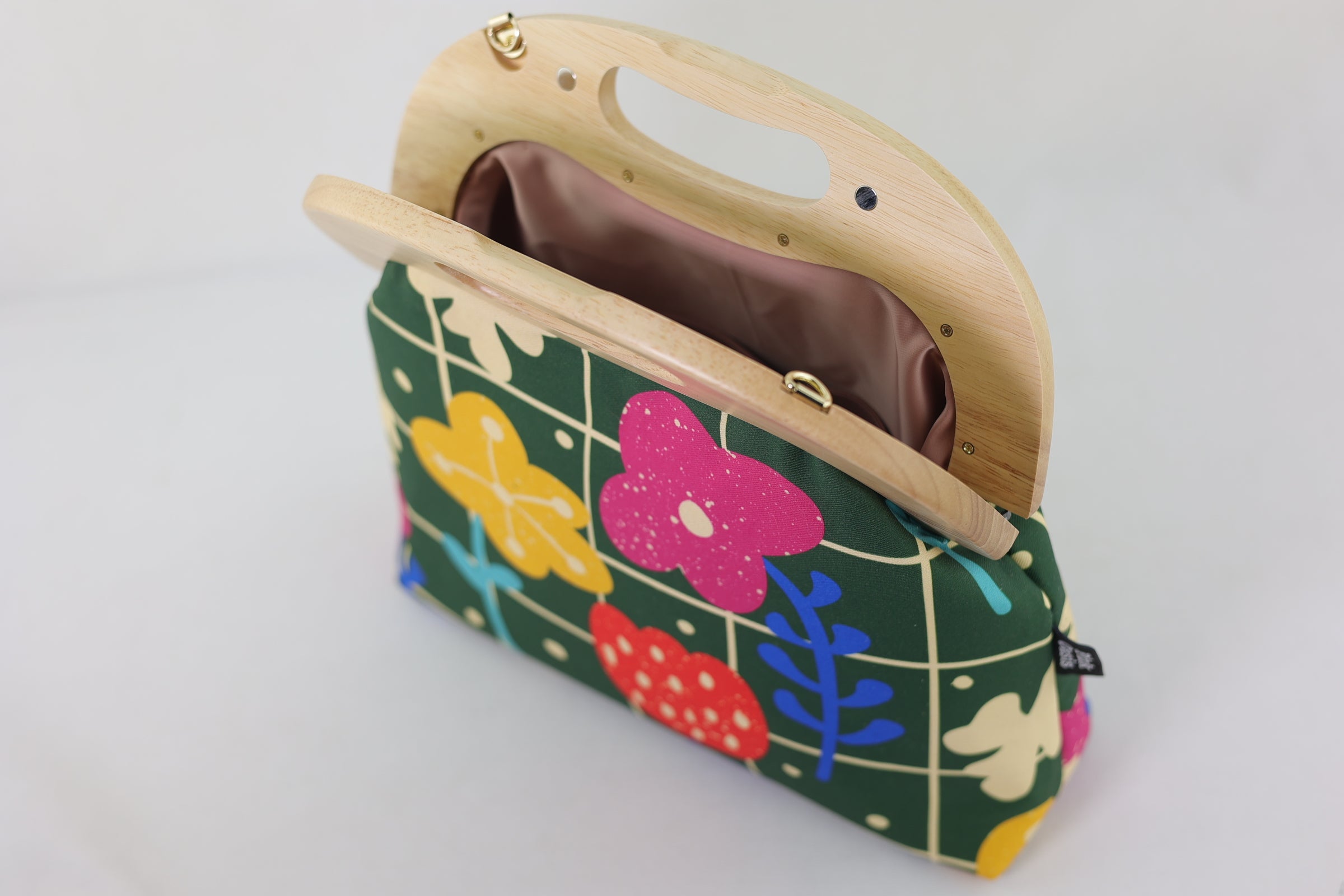 Spring Lawn & flower Large Wood Frame Bag | PINK OASIS