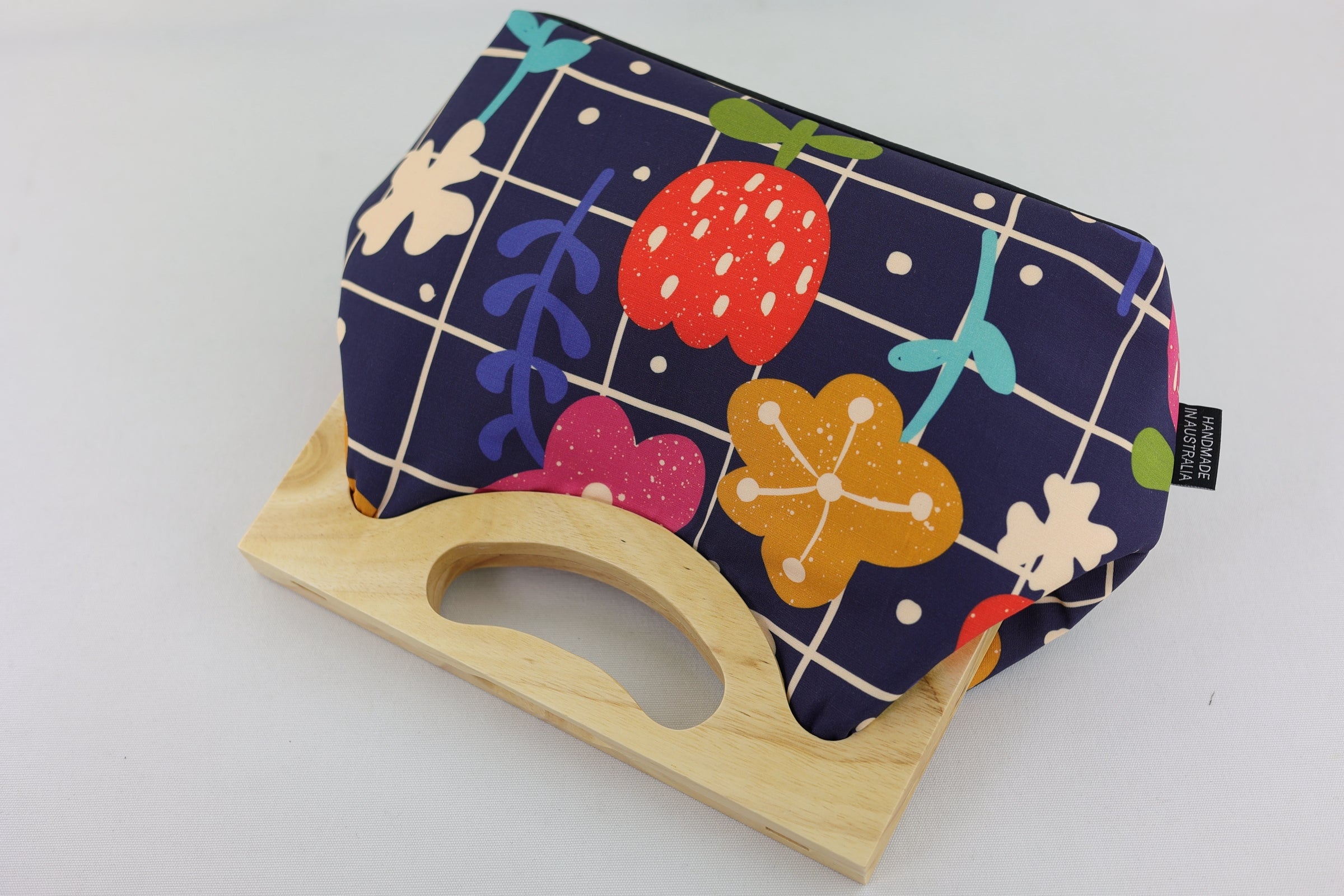 Spring Lawn Navy Medium Size Wood Frame Bag | PINK OASIS