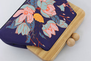 Magnolia Navy Clutch | PINK OASIS