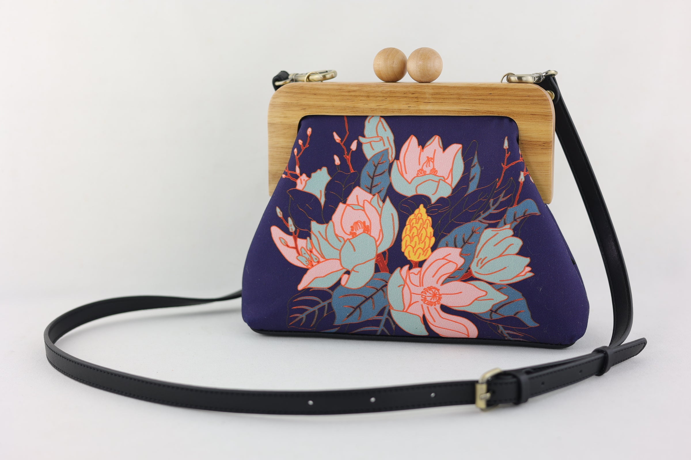 Magnolia Navy Clutch | PINK OASIS