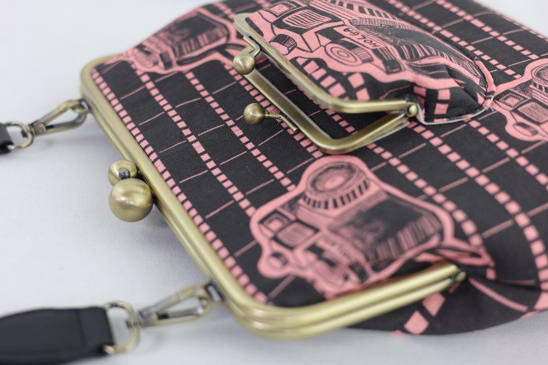 Vintage Camera Handbag and Crossbody 2 Way Bag | PINK OASIS