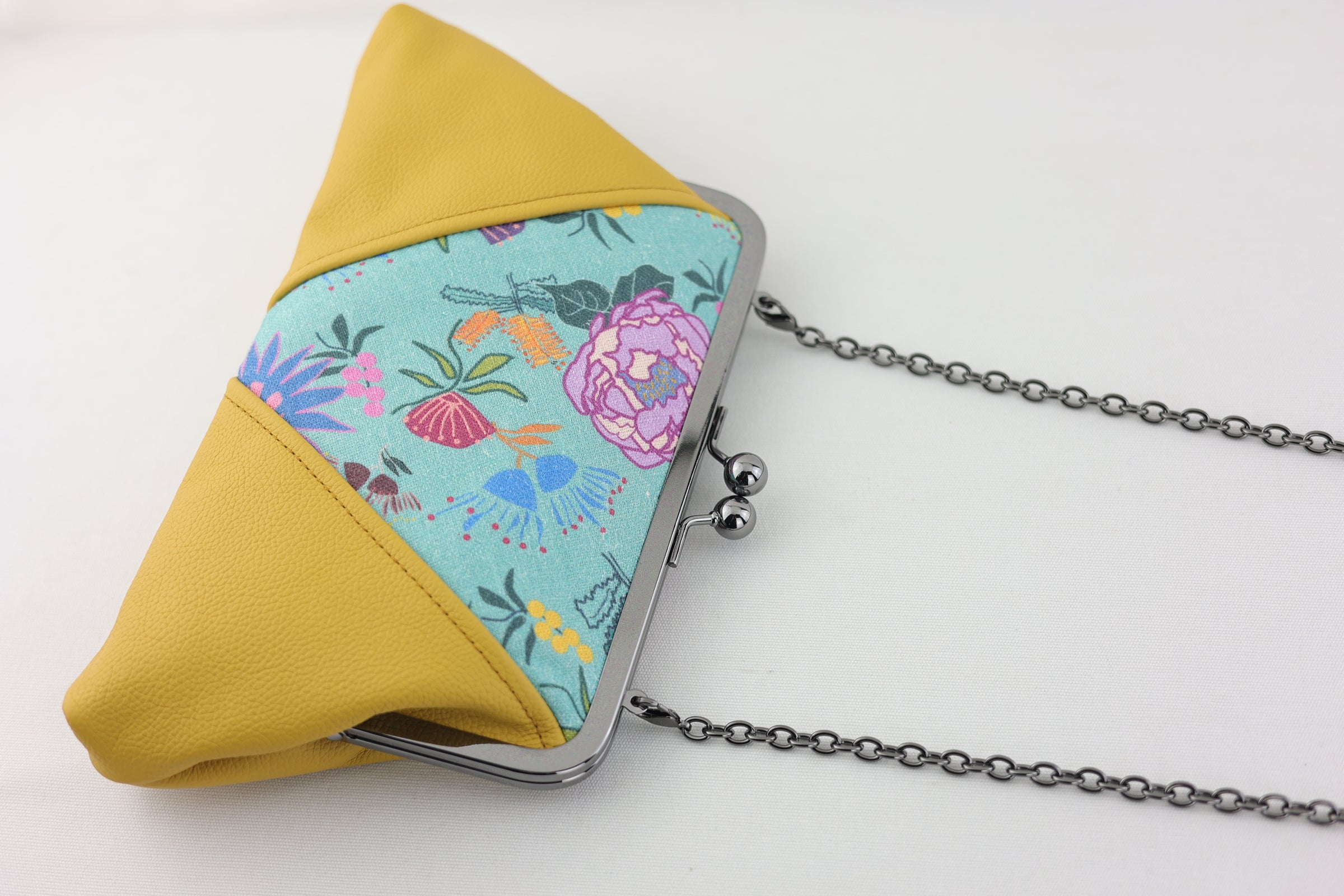 Bright & Bold Flowers Kisslock Clutch with Chain Strap | PINK OASIS