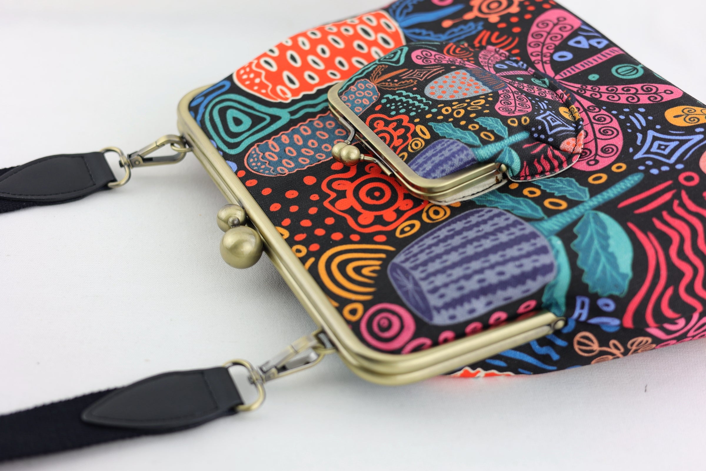Banksia Garden Handbag and Crossbody 2 Way Bag | PINK OASIS