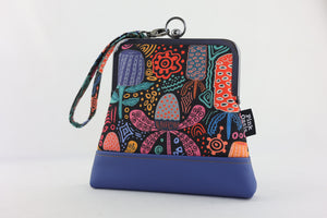 Banksia Garden Blue Bottom Wristlet | PINK OASIS