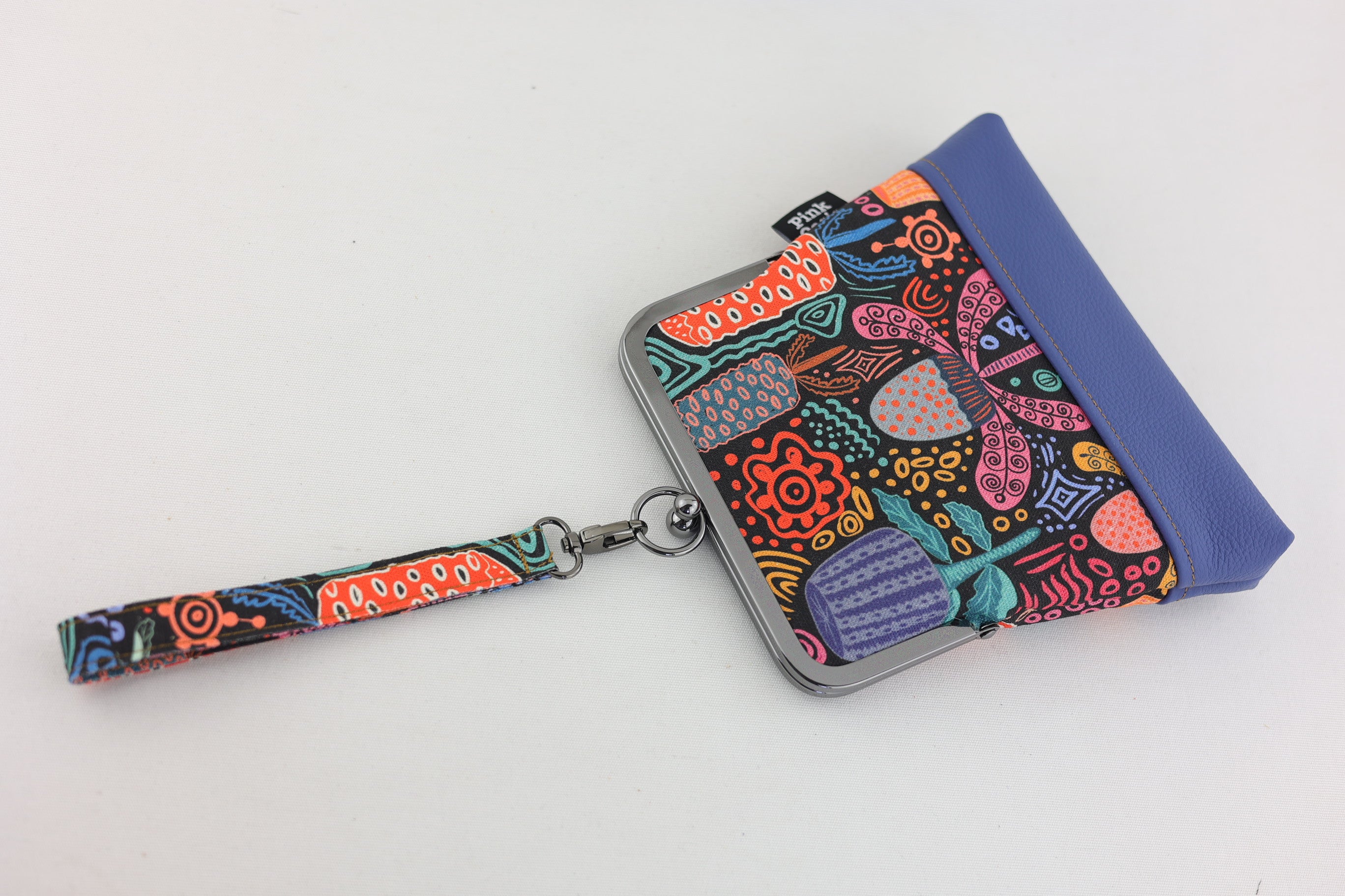 Banksia Garden Blue Bottom Wristlet | PINK OASIS