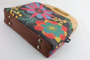 Backyard Garden Flowers Women's Clutch Bag | PINK OASIS