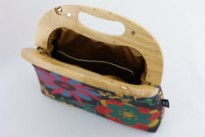 Backyard Garden Flowers Women's Clutch Bag | PINK OASIS