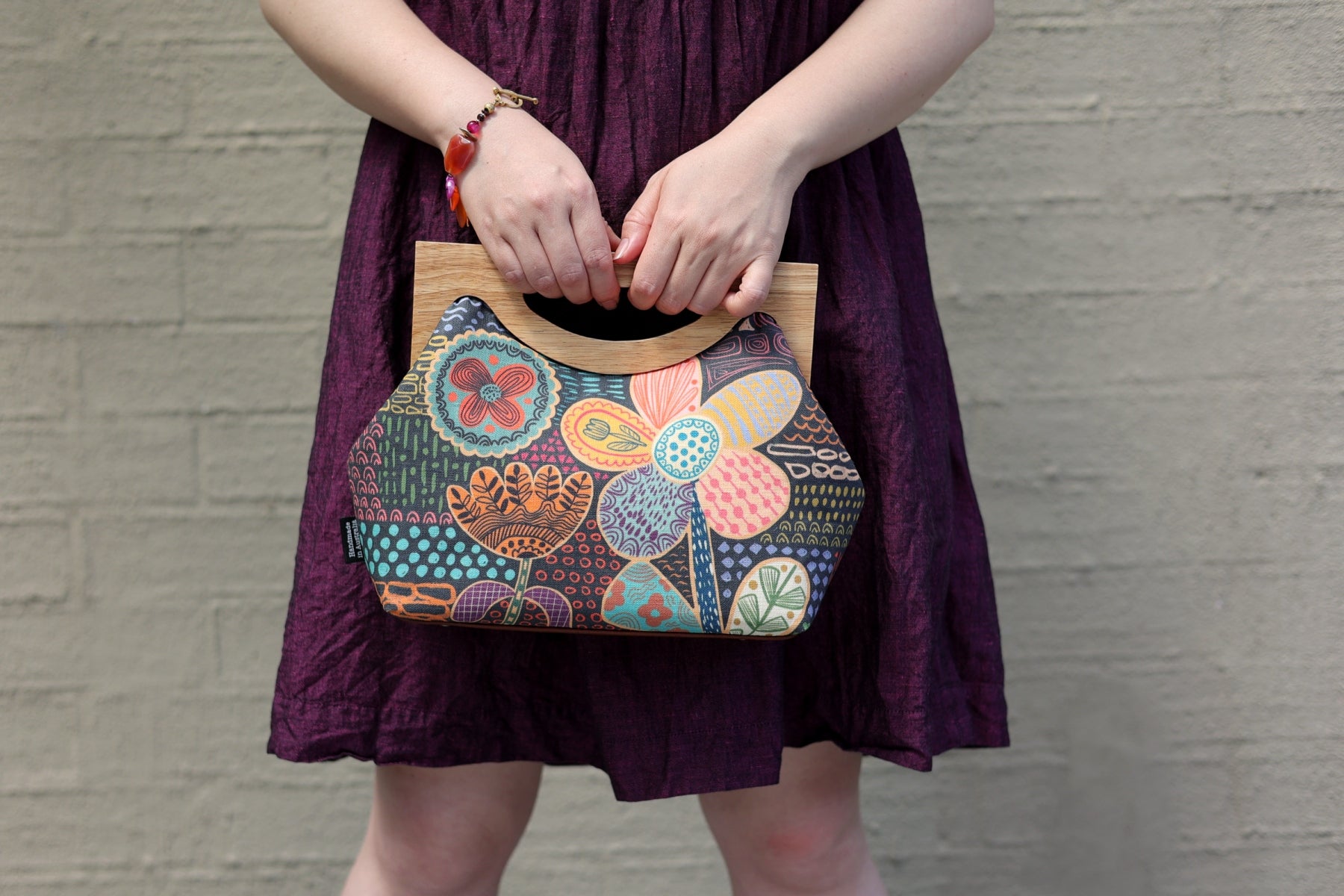 Doodle Flora Medium Size Wood Frame Bag | PINK OASIS