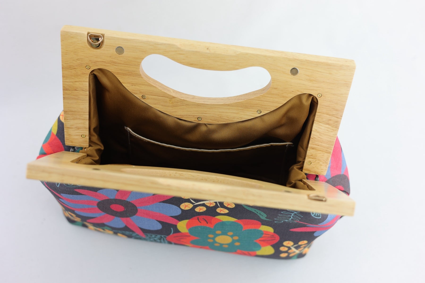Backyard Garden Floral Medium Size Wood Frame Bag | PINK OASIS