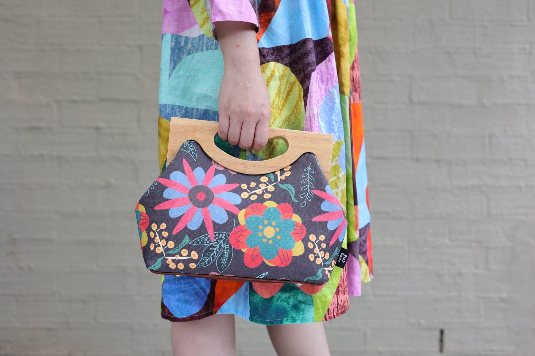 Backyard Garden Floral Medium Size Wood Frame Bag | PINK OASIS