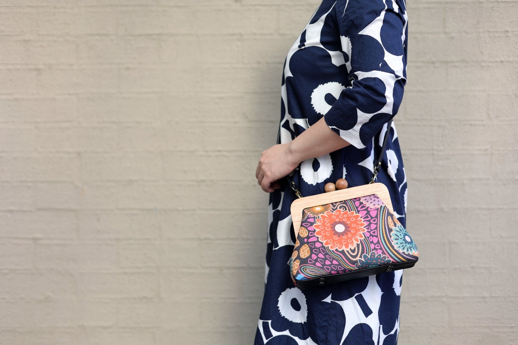 Gerberas Floral Clutch | PINK OASIS