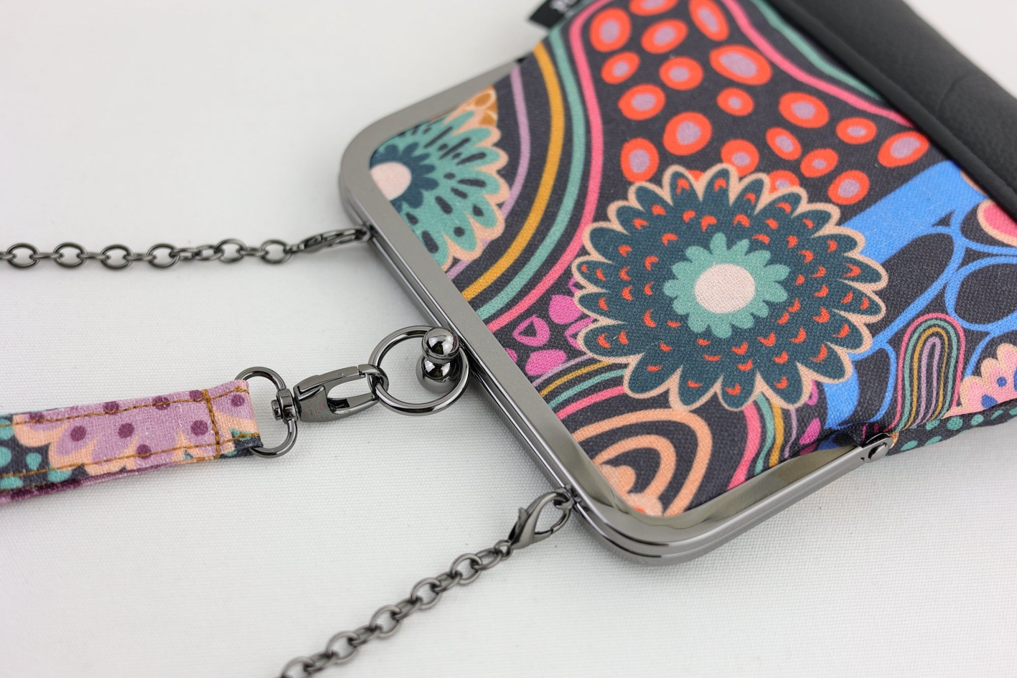 Gerberas Floral Wristlet | PINK OASIS