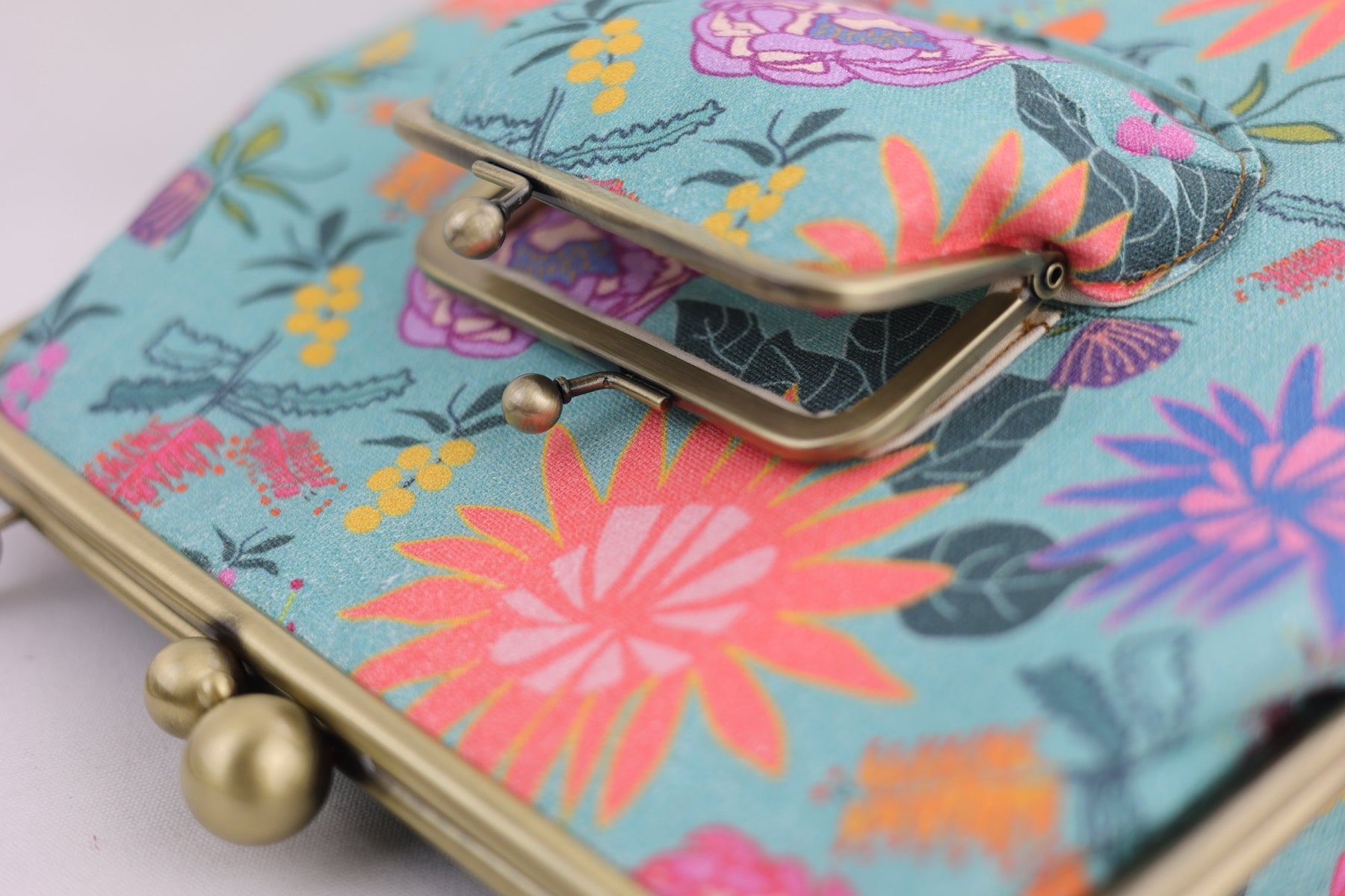 Bright & Bold Flowers Handbag and Crossbody 2 Way Bag | PINK OASIS