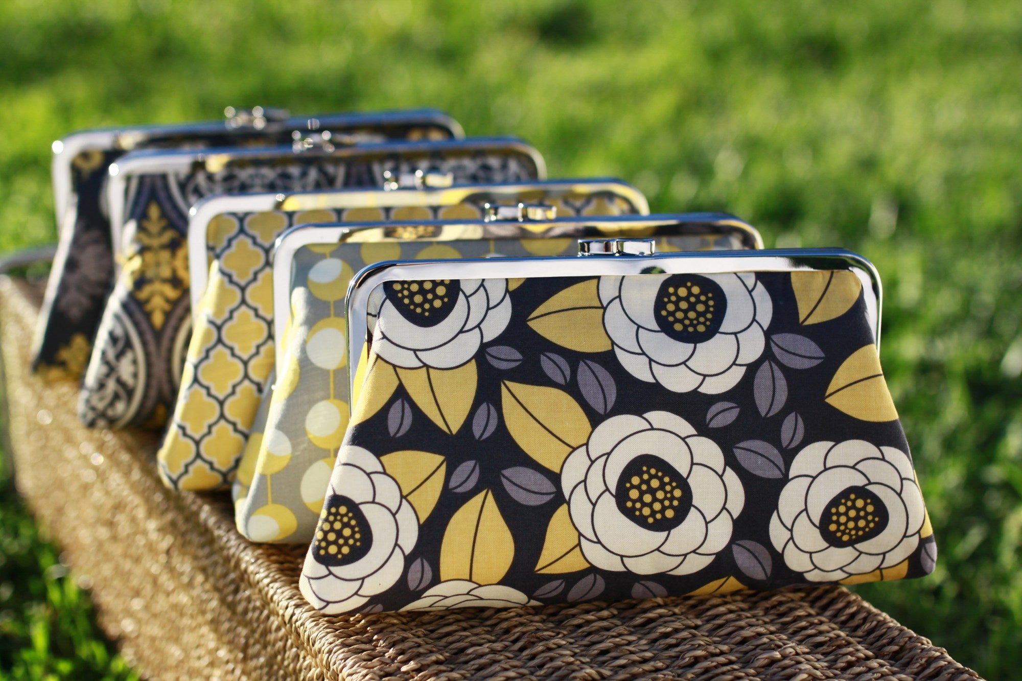 Rustic Floral Clutches for Wedding Party | PINKOASIS
