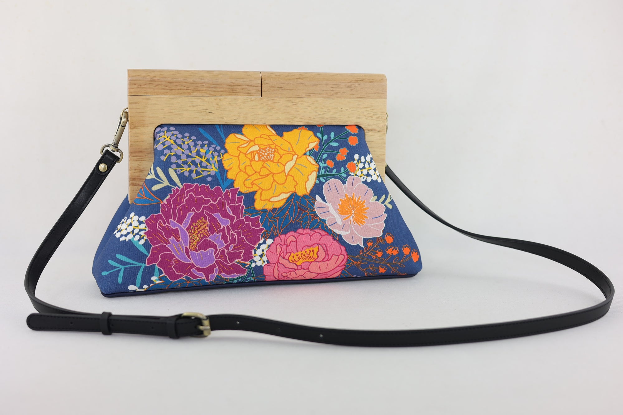 Peonies Garden Wood Frame Bag | PINK OASIS