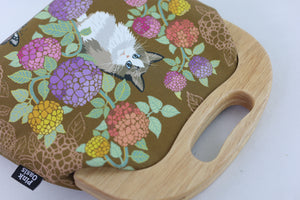 Ragdoll & Hydrangea Large Wood Frame Bag | PINK OASIS