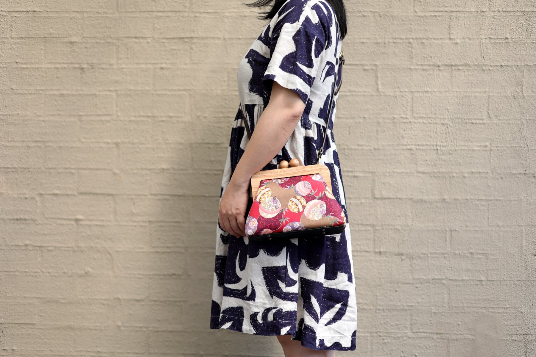 Oriental Flowers Red Small Wooden Frame Clutch Bag | PINK OASIS