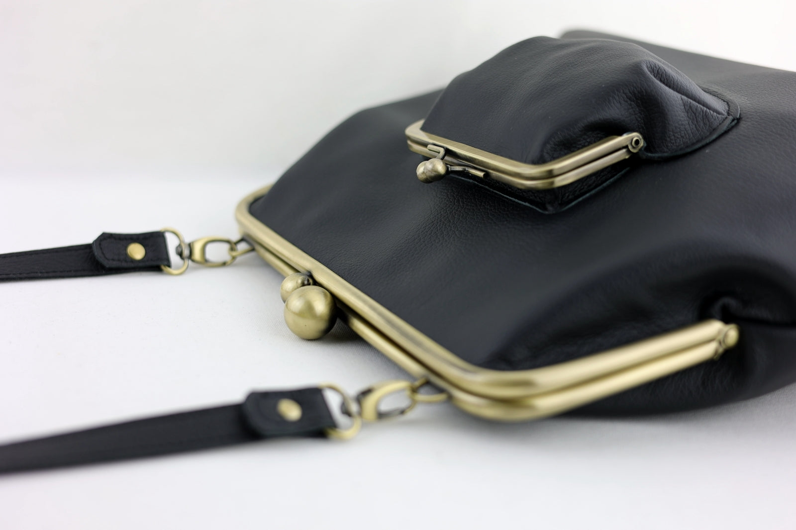 Handmade Ebony Black Leather Crossbody Bag | PINK OASIS