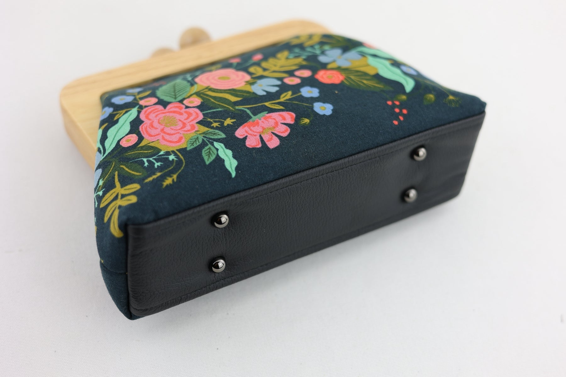 English Garden Floral Vines Clutch | PINK OASIS