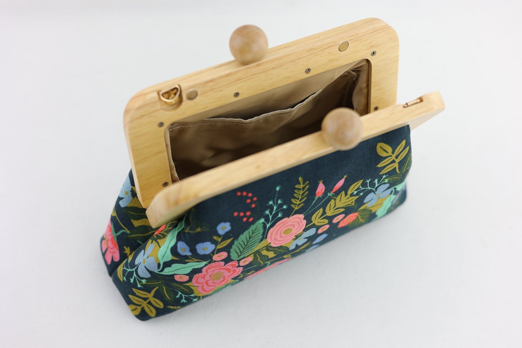 English Garden Floral Vines Clutch | PINK OASIS