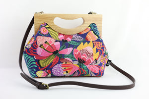 Wild Protea Navy Flower Medium Women's Clutch Bag | PINK OASIS