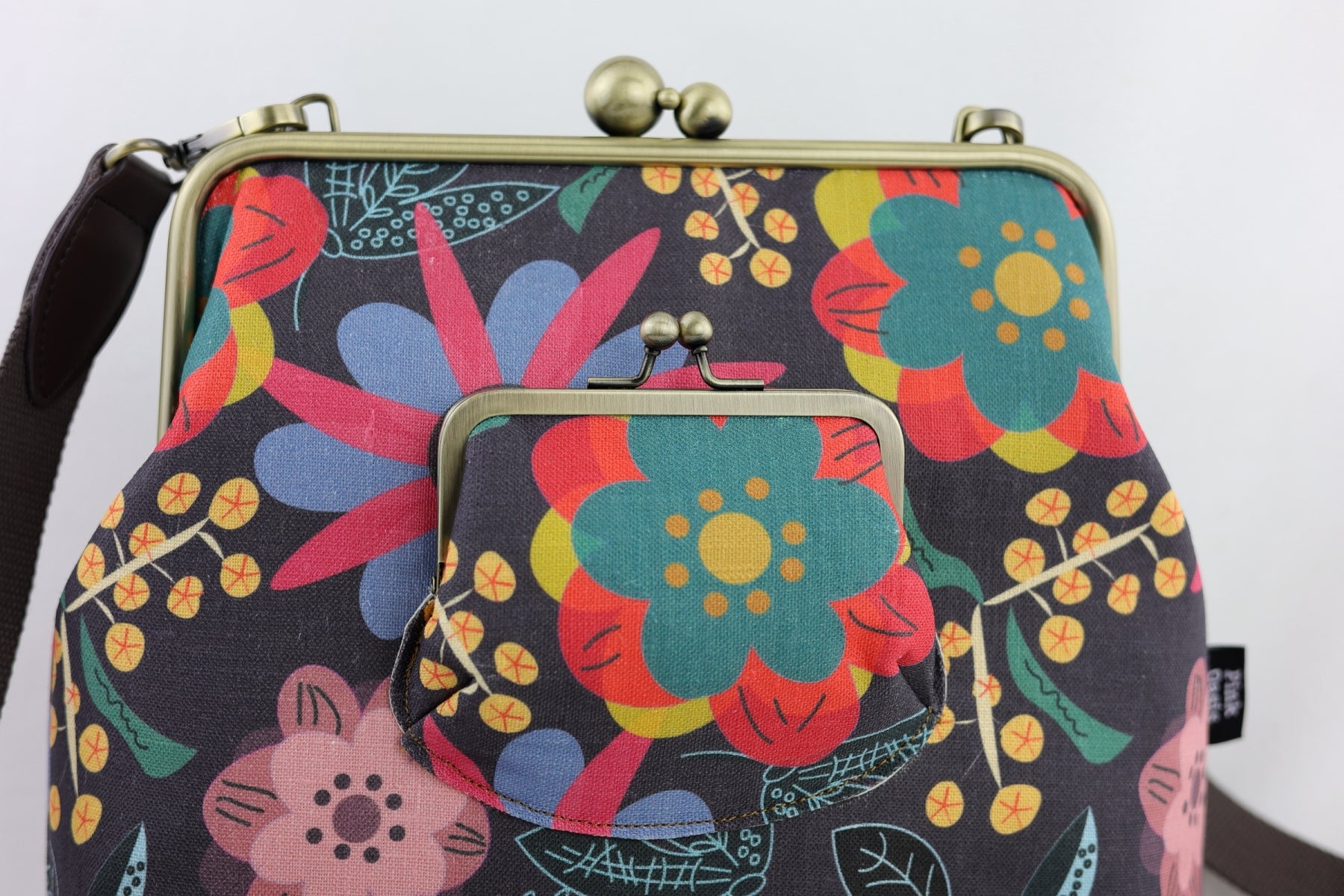 Backyard Garden Handbag and Crossbody 2 Way Bag | PINK OASIS