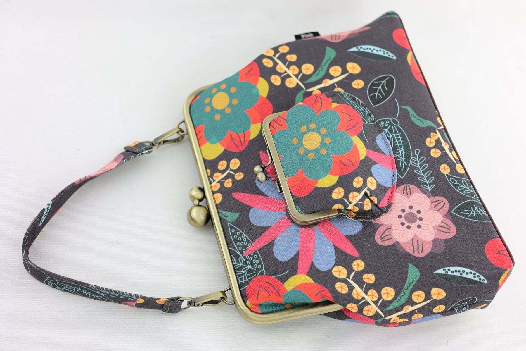 Backyard Garden Handbag and Crossbody 2 Way Bag | PINK OASIS