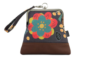 Backyard Garden Wristlet | PINK OASIS