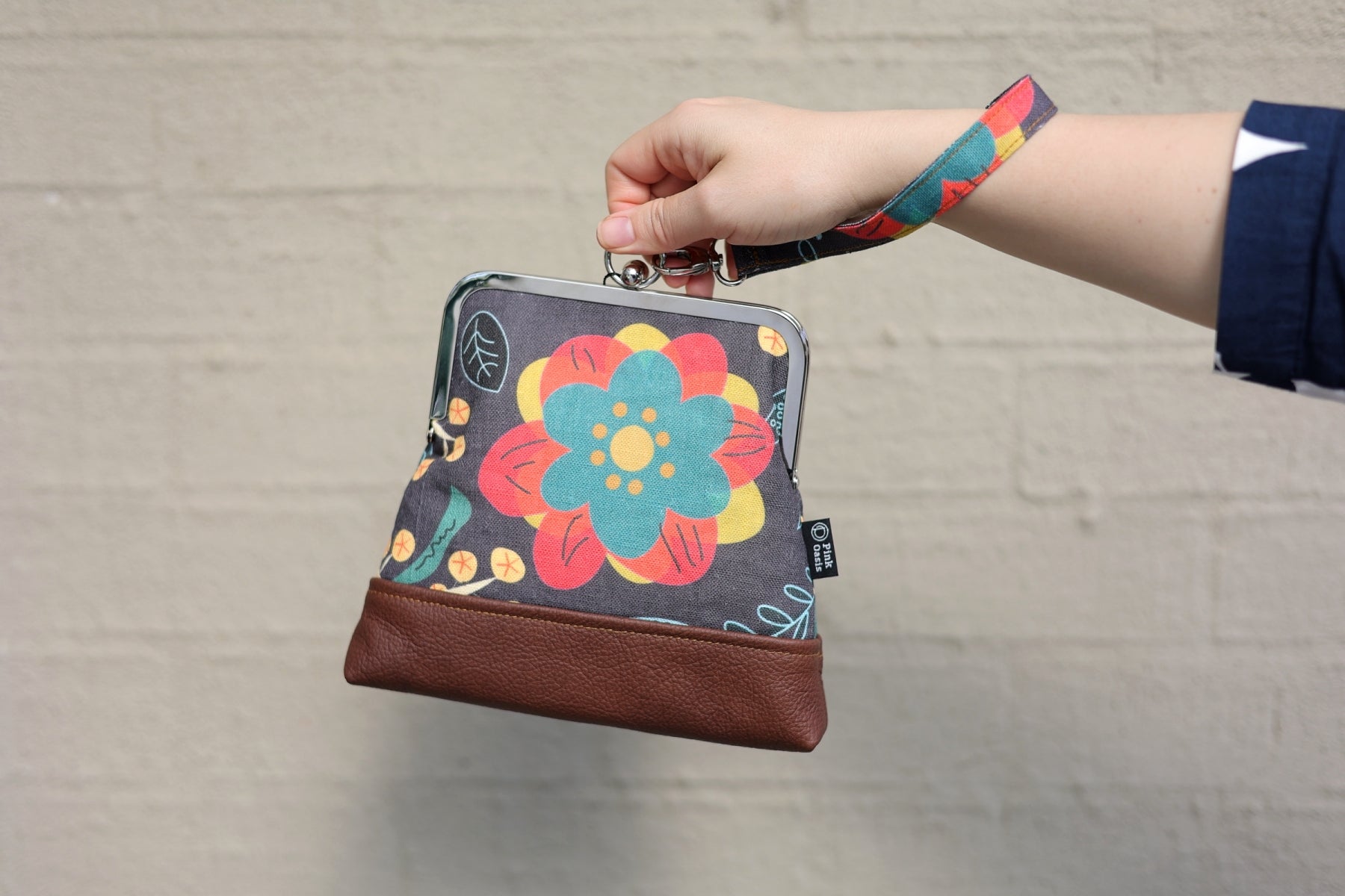 Backyard Garden Wristlet | PINK OASIS
