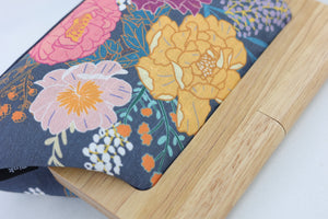 Peonies Garden Wood Frame Bag | PINK OASIS