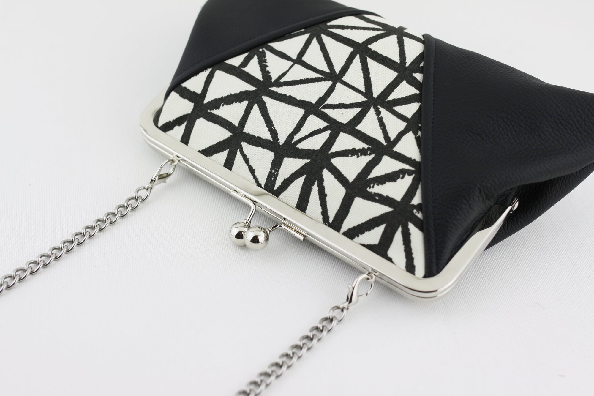 Black & White Triangles Kisslock Clutch  | PINKOASIS