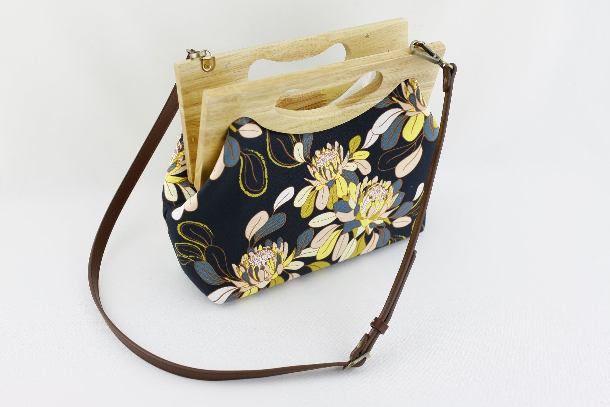 Ginger Utopia Flower Medium Size Wood Frame Bag | PINKOASIS